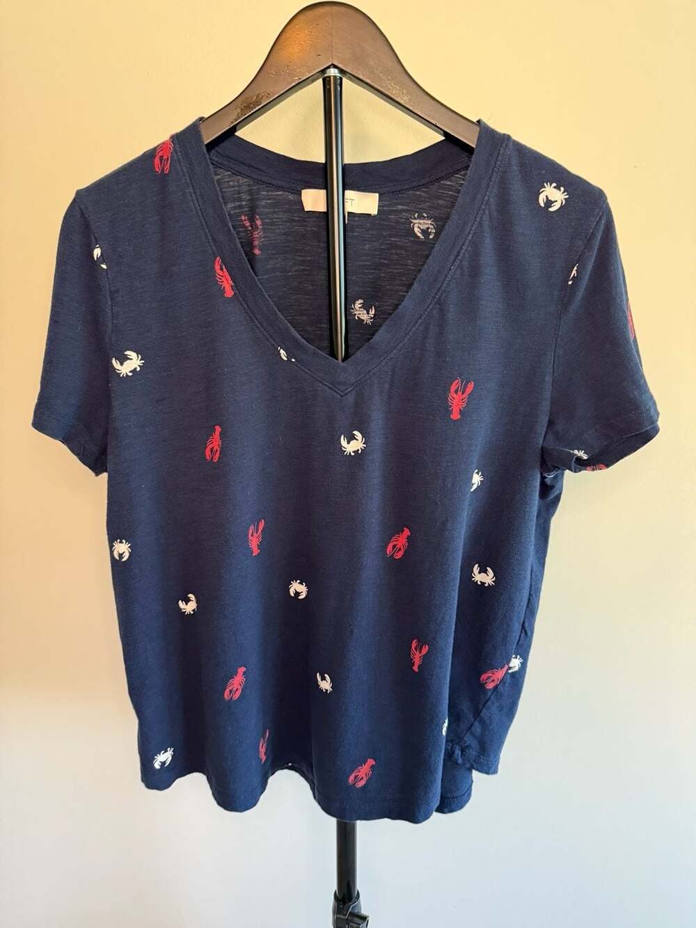 100% Cotton Loft Lobster Crab Print V-Neck Tee Size L Navy